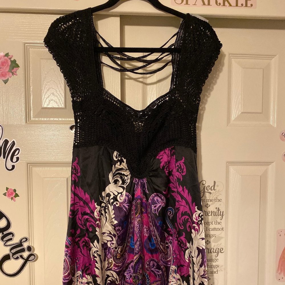 bebe S paisley print dress- crochet top